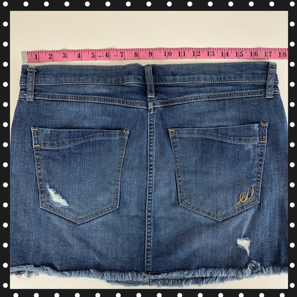 Express Denim Frayed Hem Cutoff Mini Skirt - Picture 6 of 8